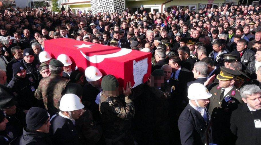 Şehit Ayhan Demirel'i 6 bin kişi uğurladı