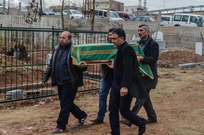 Lokman Açıkgöz ve 2 çocuğu defnedildi