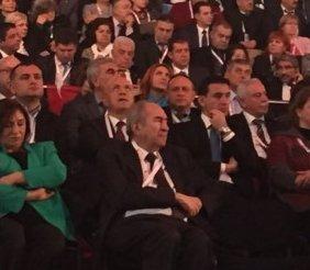 Kemal Kılıçdaroğlu'nun oğlu kurultaya sevgilisiyle geldi