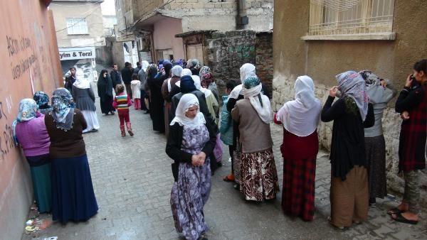 Cizre'de çatışmalar ve kaçış sürüyor