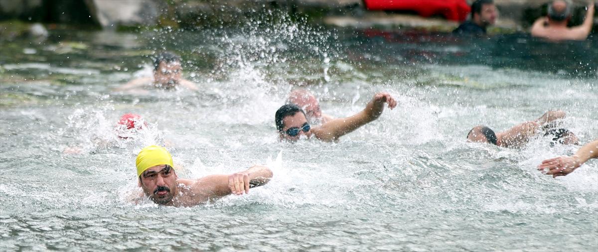 Kayseri'de kış ortasında yüzme şenliği