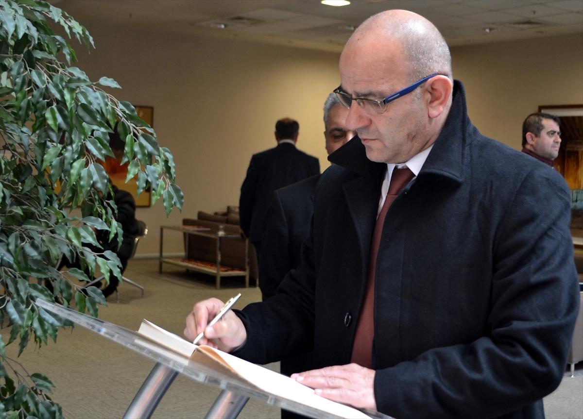 Hastanede Bahçeli'ye özel anı defteri