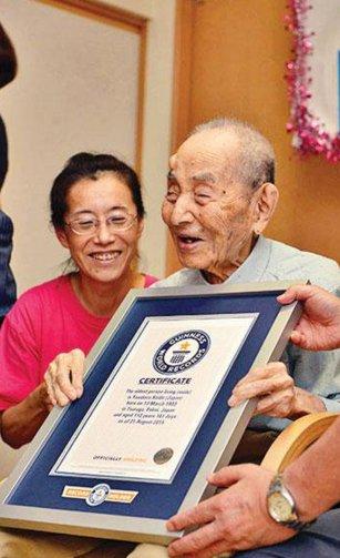 Dünyanın en yaşlı erkeği öldü