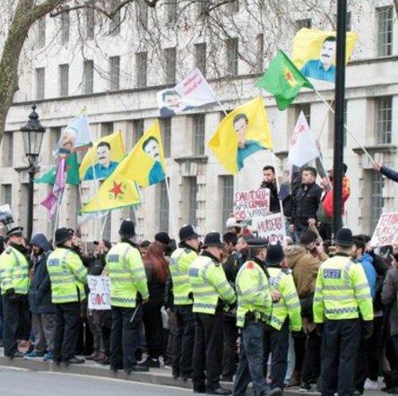 İngiltere'de PKK sempatizanlarına polis müdahalesi