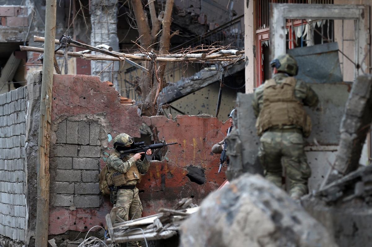 Cizre'de operasyonlar devam ediyor