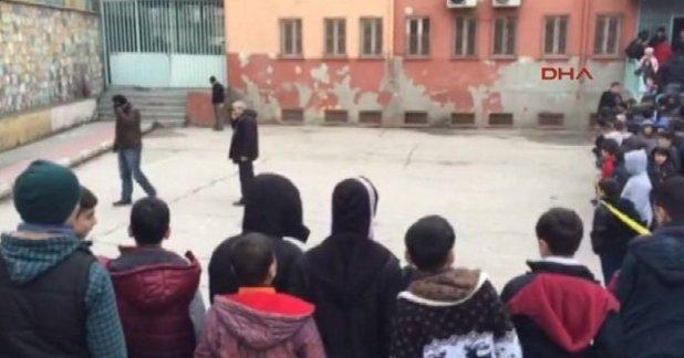 Diyarbakır'da okul bahçesine bomba attılar
