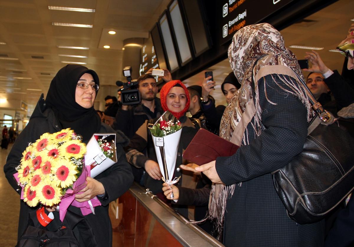 Tacikistan'da gözaltına alınan Türk avukatlar yurda döndü