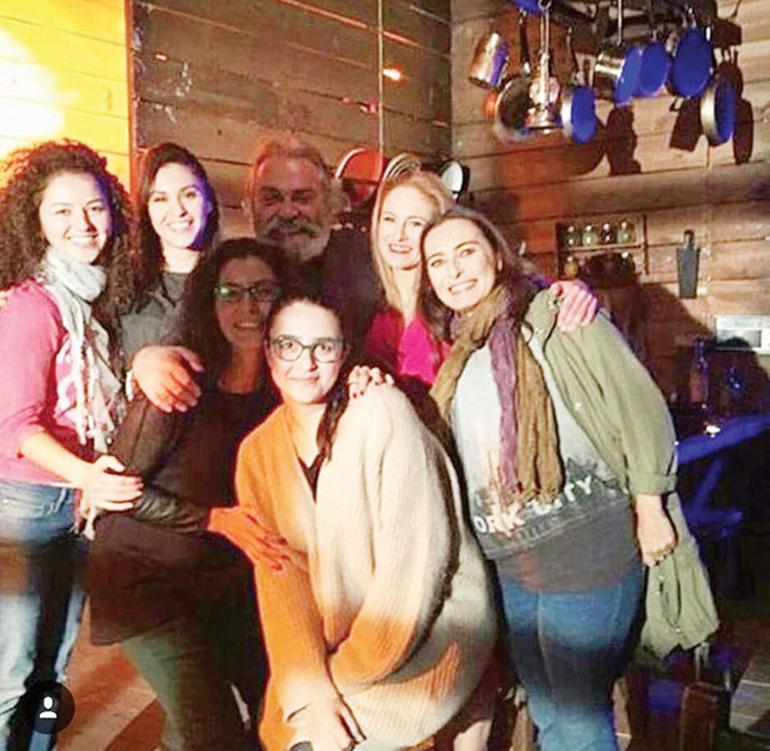 Ayça Bingöl'ün karnı belirginleşti