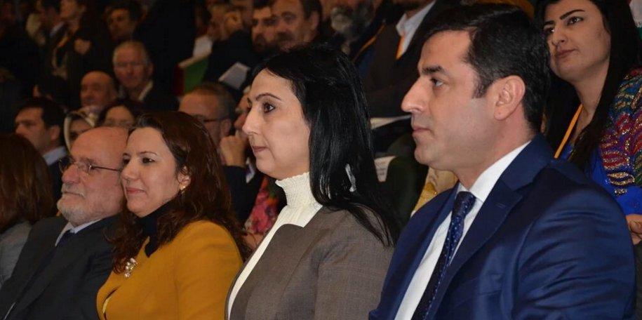 HDP 2. Olağan Kongresi'nde Atatürk posteri