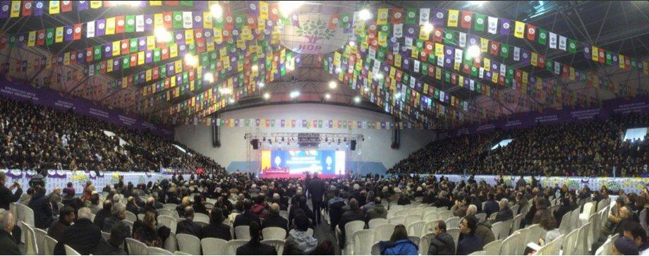 HDP 2. Olağan Kongresi'nde Atatürk posteri