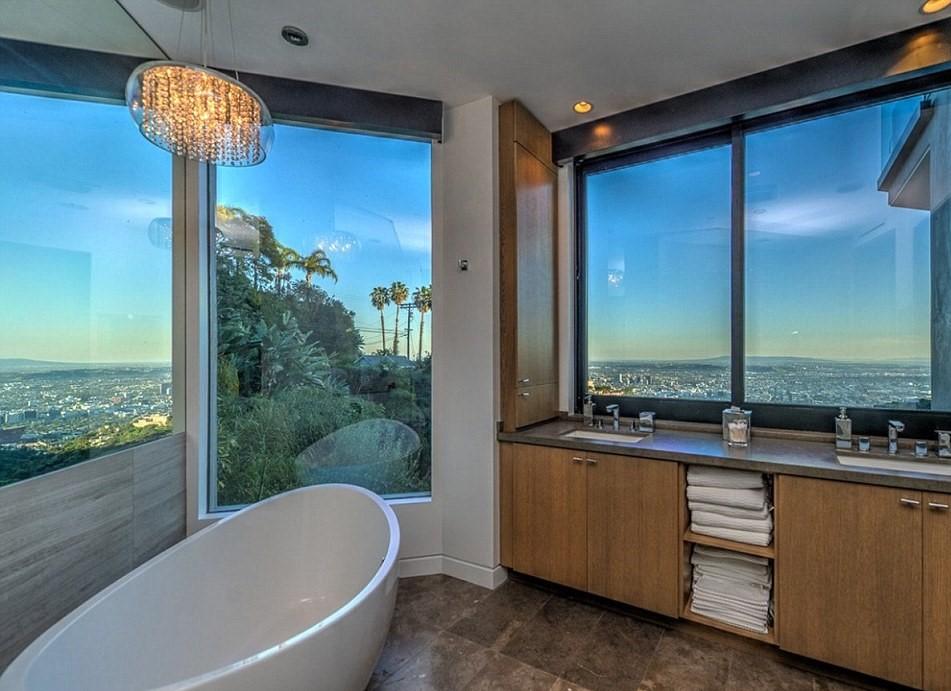 Youtube'un genç milyoneri lüks bir malikane satın aldı