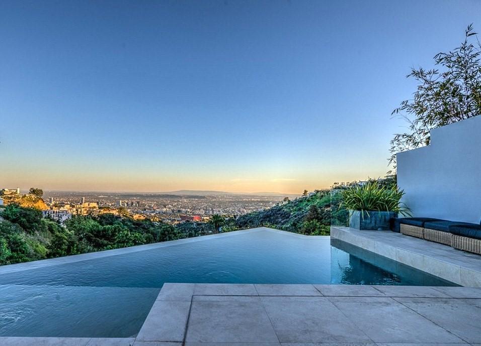 Youtube'un genç milyoneri lüks bir malikane satın aldı