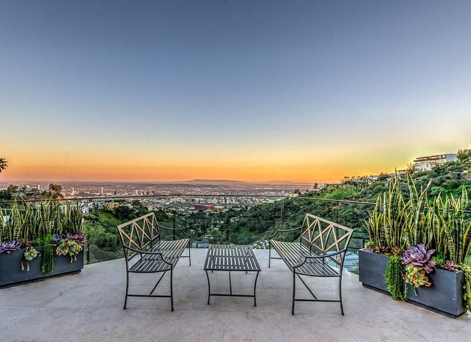 Youtube'un genç milyoneri lüks bir malikane satın aldı