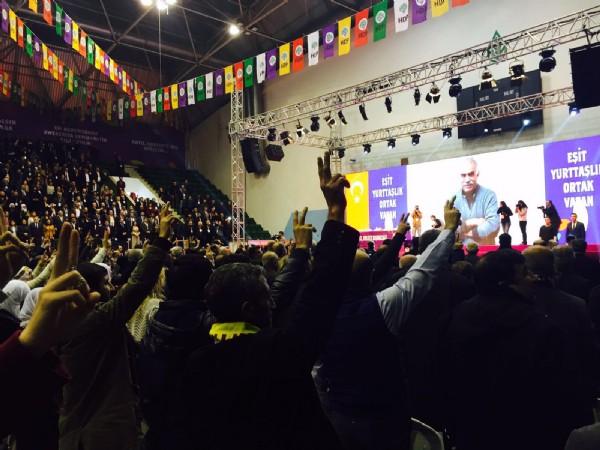 Kemal Kılıçdaroğlu HDP kongresine çelenk gönderdi