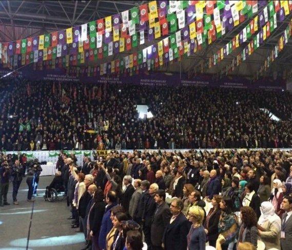 HDP 2. Olağan Kongresi'nde Atatürk posteri