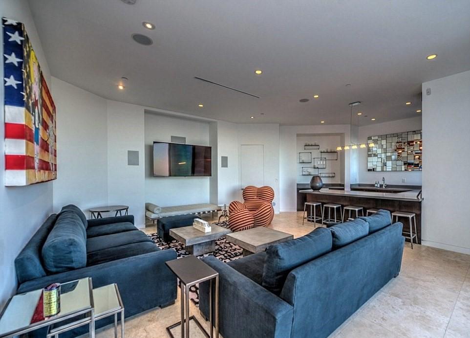 Youtube'un genç milyoneri lüks bir malikane satın aldı