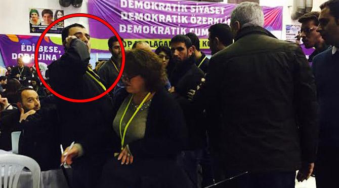 HDP 2. Olağan Kongresi'nde Atatürk posteri