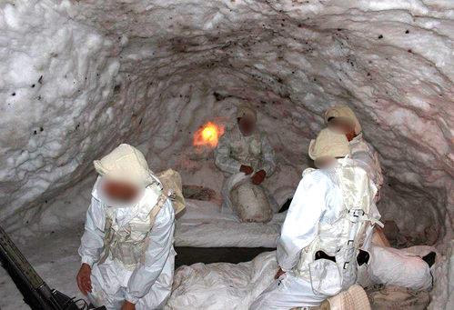 Mehmetçik'ten kar ve şiddetli soğuklarda muharebe eğitimi