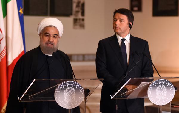 İtalya Ruhani için çıplak heykelleri gizledi