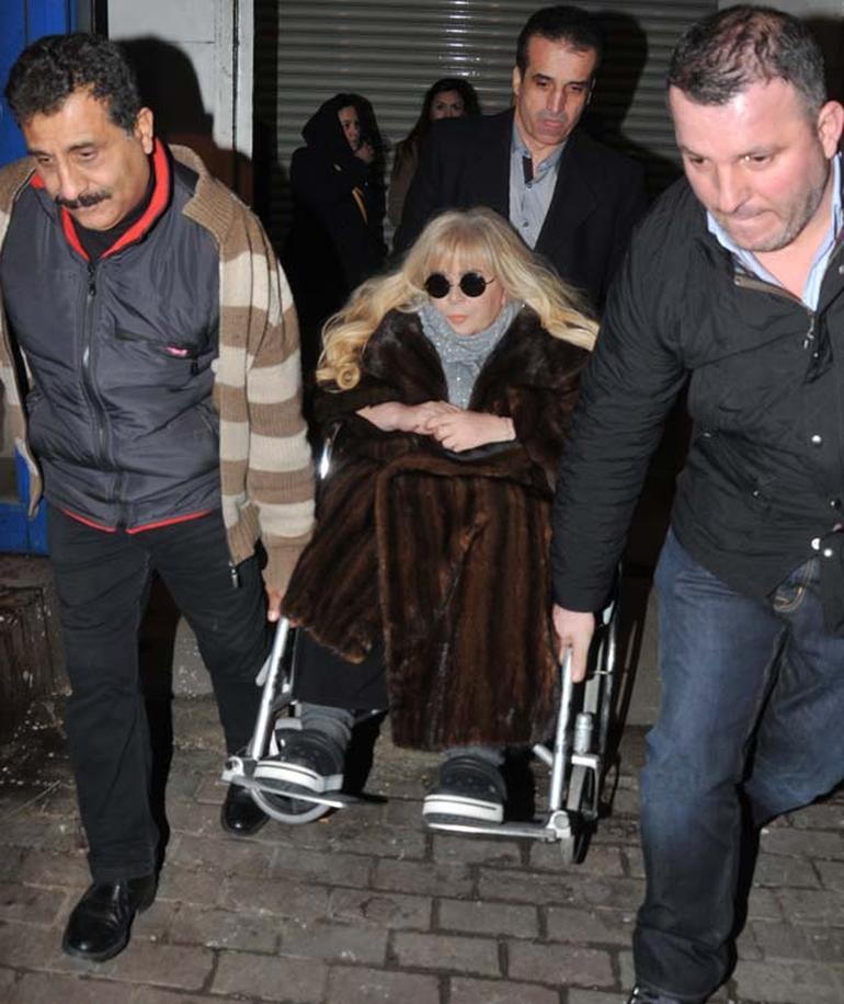 Zerrin Özer: Bana dua edin