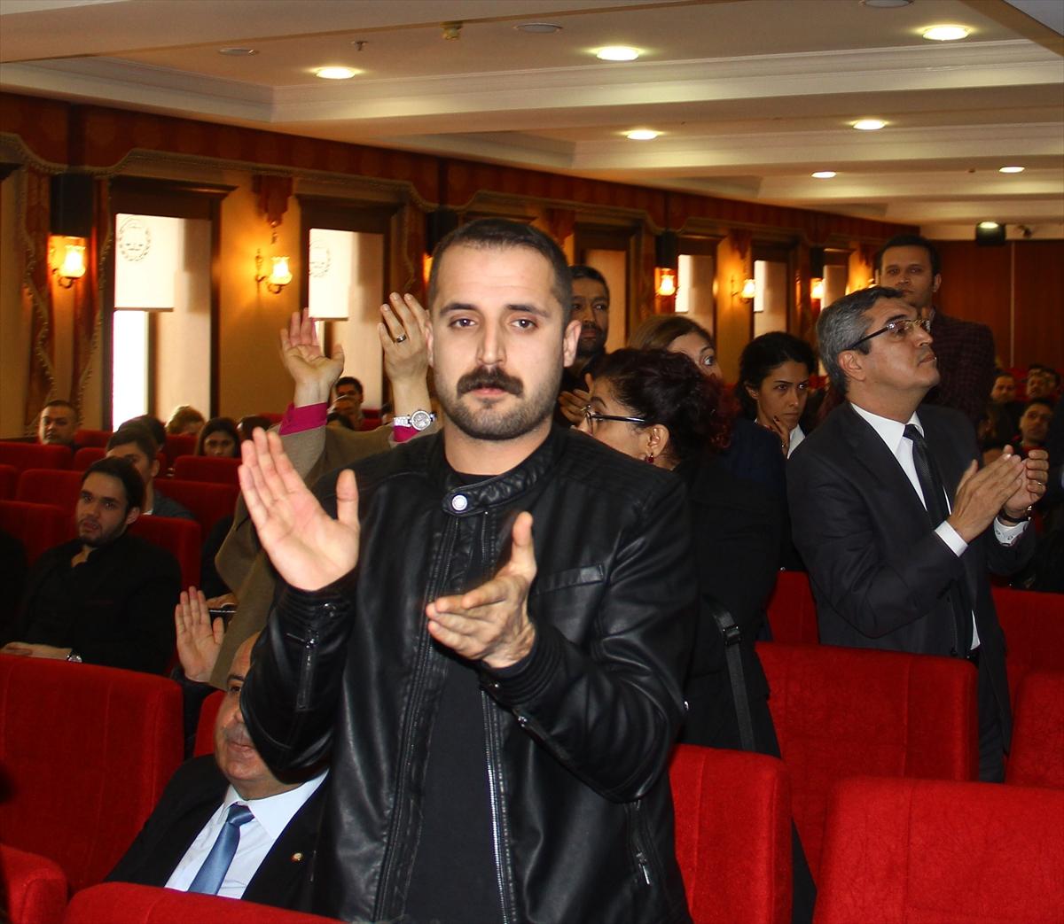 Metin Feyzioğlu kürsüyü terk etti