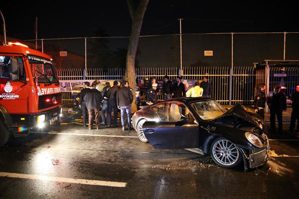 Sinan Çetin’in oğlu kaza yaptı: 1 polis şehit
