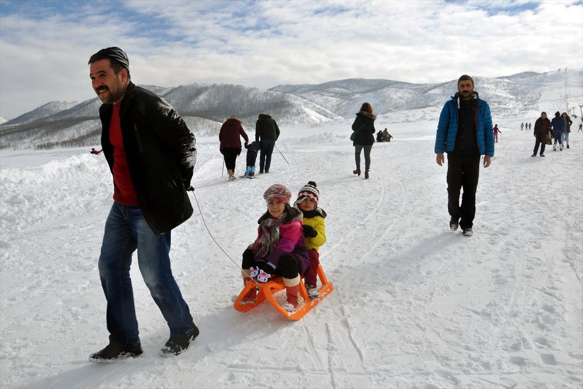 Tuncelilerin kayak keyfi