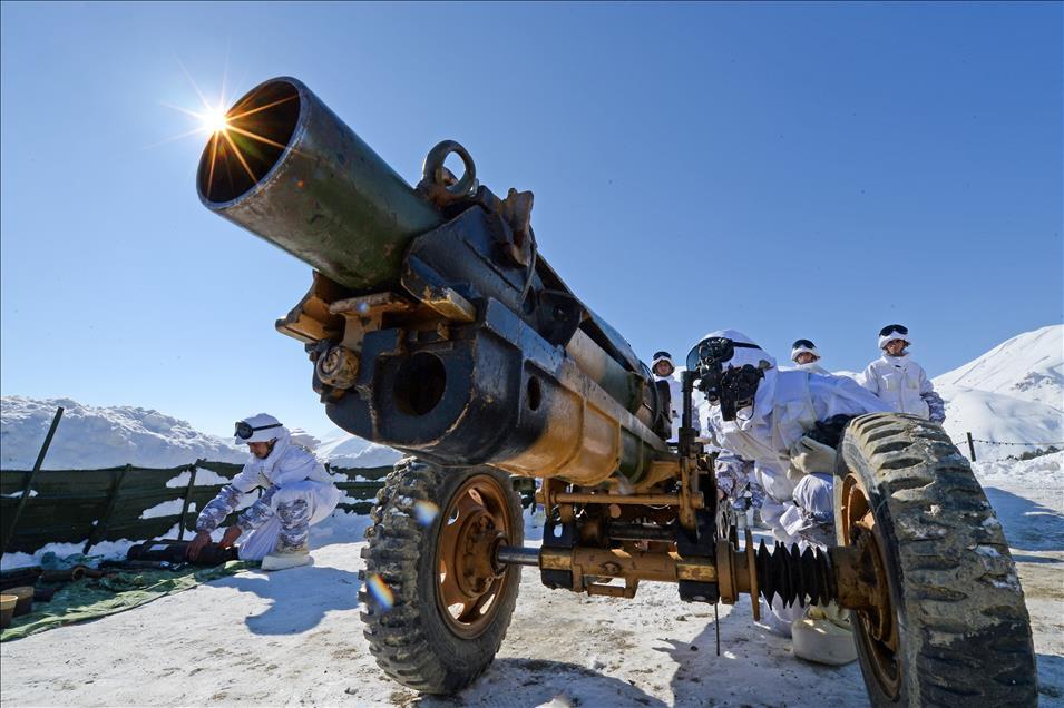 Mehmetçik eksi 20'de vatanı savunuyor