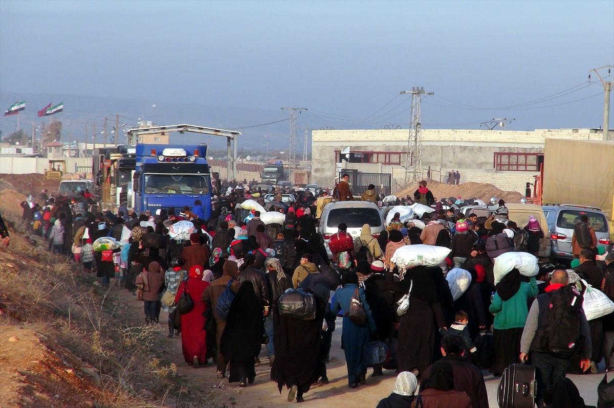 Halep'ten Türkiye'ye göç başladı