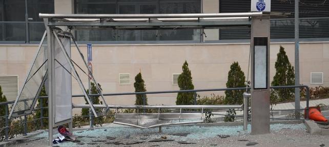 Gaziosmanpaşa'da otobüs durağına tüp bırakıp kaçtılar