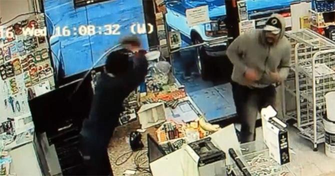 ABD'de hırsıza demir çubukla dayak