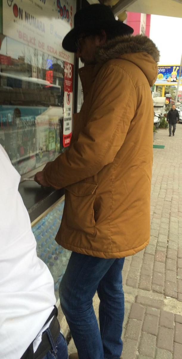 Oyuncu Hakan Meriçliler Süper Loto bileti aldı