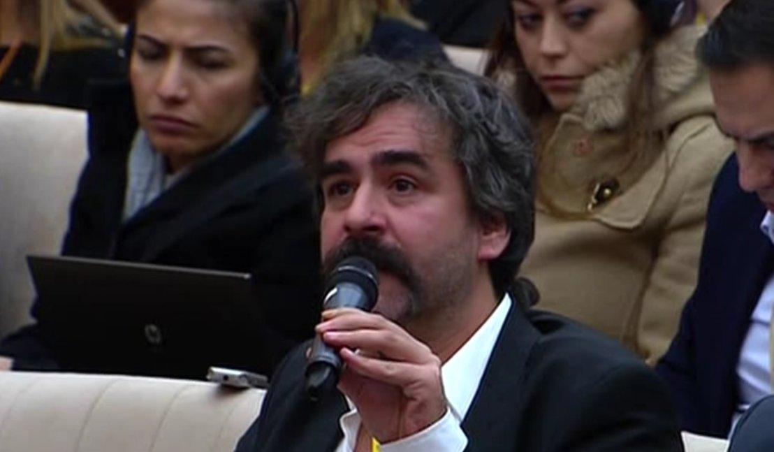 Başbakan Davutoğlu PKK yanlısı gazeteciyi rezil etti