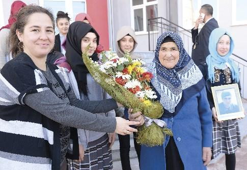 Şehit oğlunun tazminatıyla okul açtı