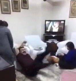 Çığlık attıran çaydanlık şakası İZLE