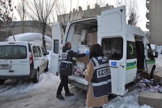 Muş'ta cenaze aracından kaçak sigara çıktı