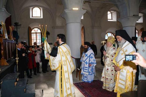 İzmir'de kilise restore edildi 100 yıl sonra ayin yapıldı