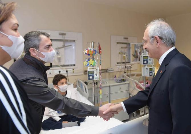 Kılıçdaroğlu minik hayranını ziyaret etti