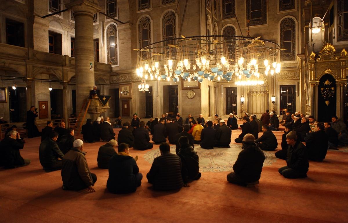 Sultan 2. Abdülhamid Han için mevlit okutuldu