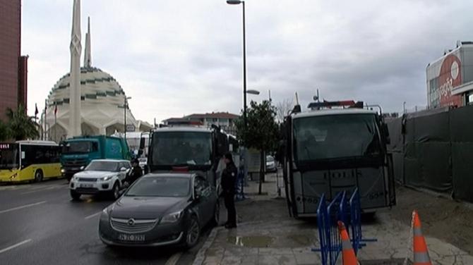 Abdullah Gül kayınpederini son yolculuğuna uğurluyor