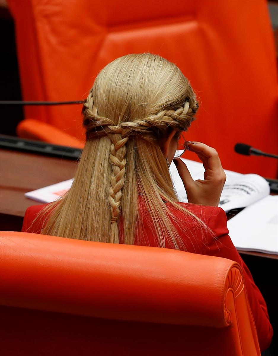 Milletvekili Didem Engin'in balıksırtı örgüsü