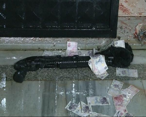 Pendik'te soyguncuyu rehin aldığı kişi yakalattı