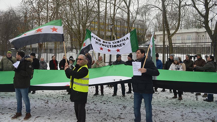 İsveç'te Putin ve Esad protestosu