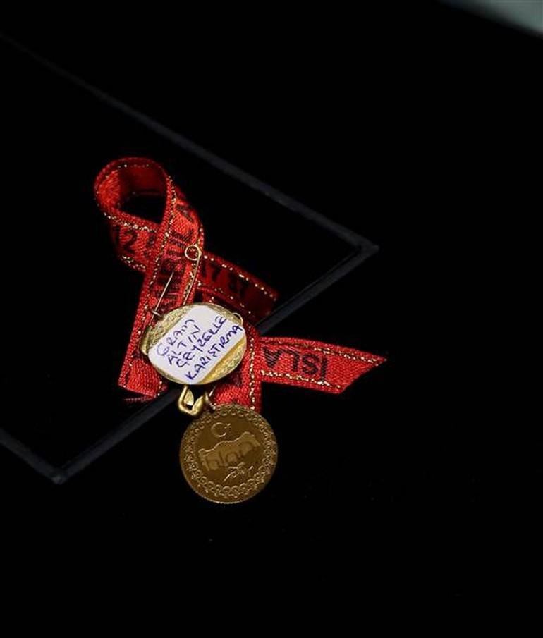 Düğünlerde yeni moda: İsimli çeyrek altın