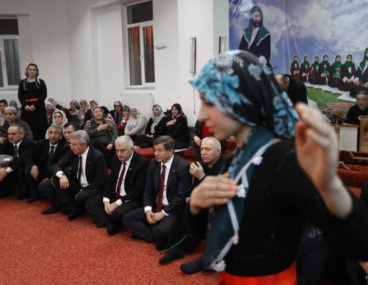 Davutoğlu'nun cemevi ziyareti