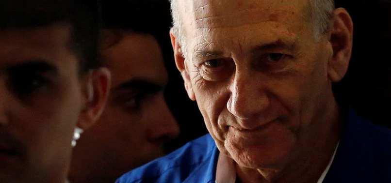 İsrail eski Başbakanı Ehud Olmert cezaevine girdi
