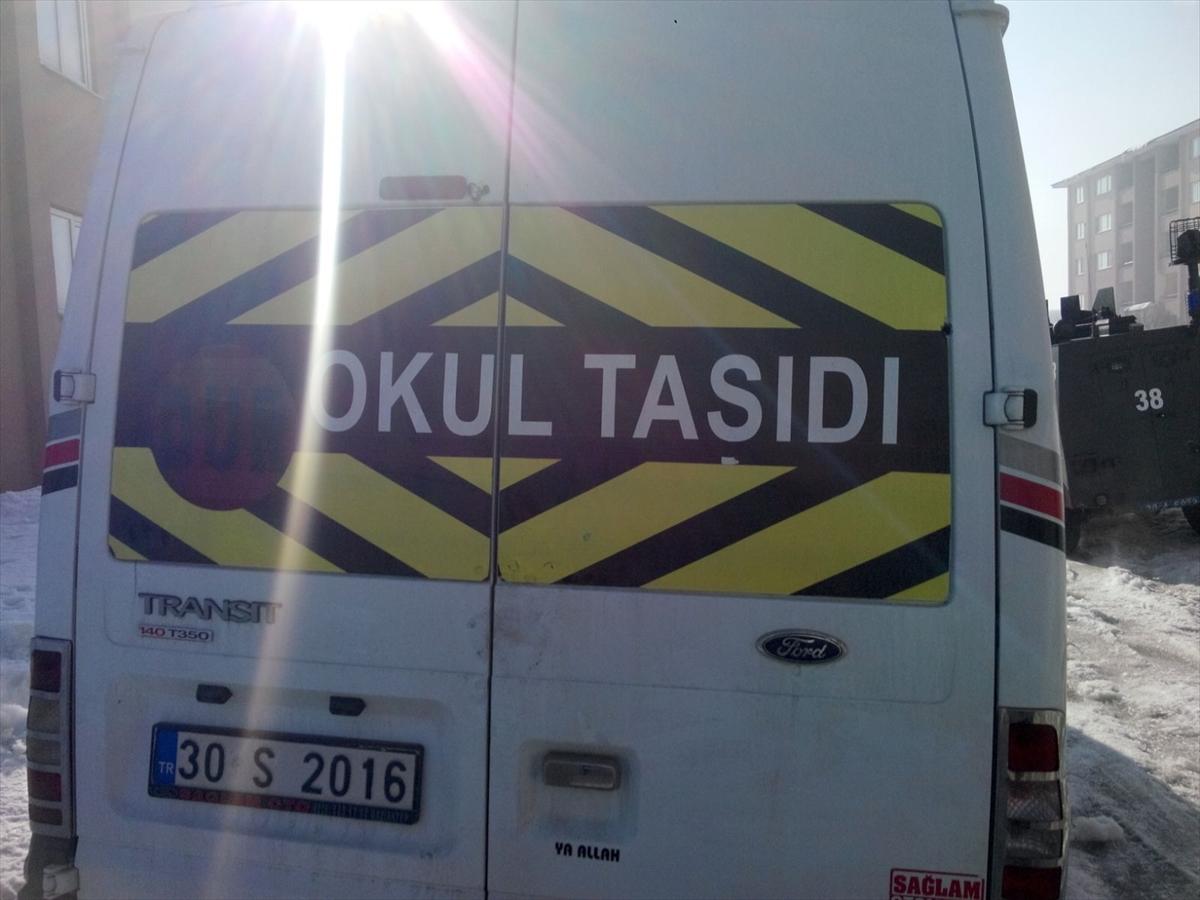 Terör saldırısında öğrenci servisi de hedef oldu