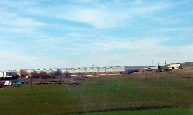 Ayda 1 milyonluk kaçak elektrik kullanan seraya baskın