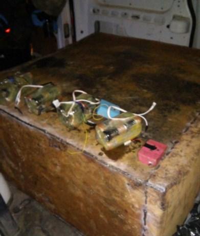 Dicle'de yarım ton patlayıcı yüklü kamyonet ele geçirildi