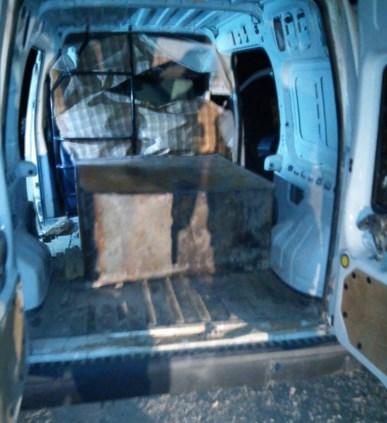 Dicle'de yarım ton patlayıcı yüklü kamyonet ele geçirildi